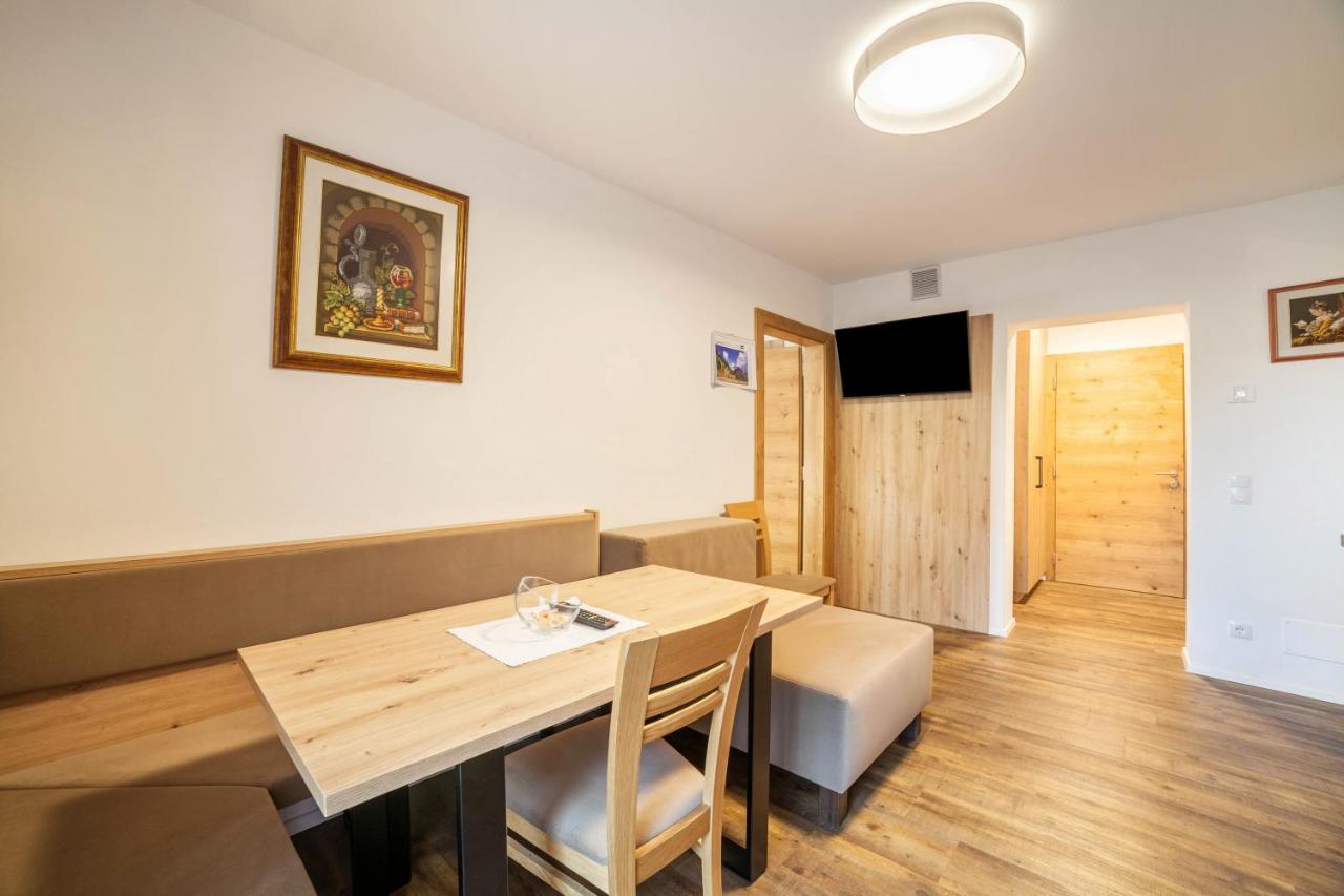 Parigger Apt Enzian Racines Exterior photo